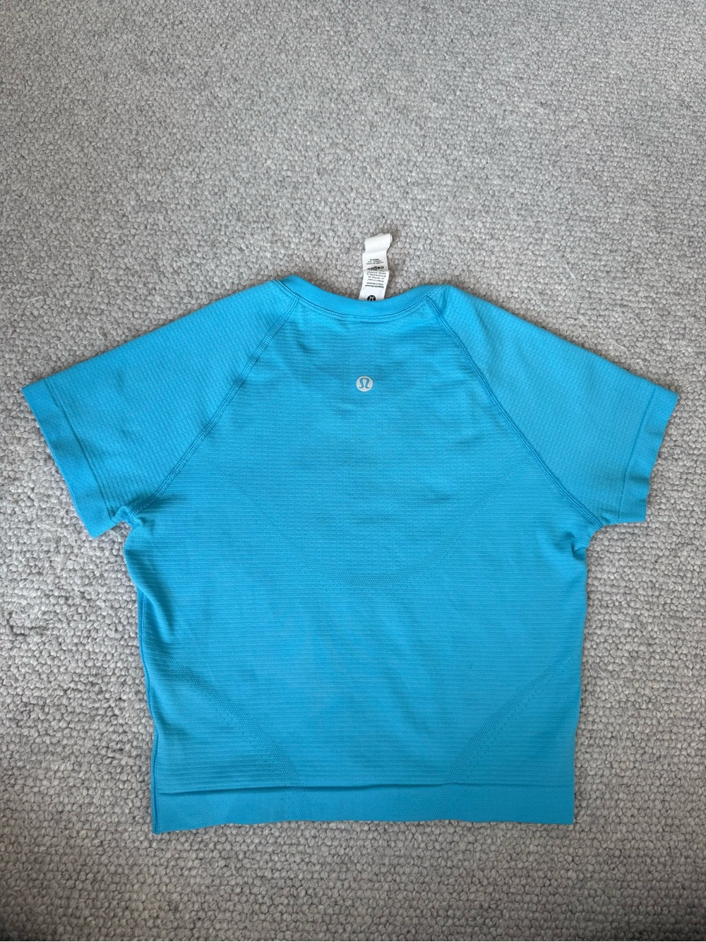 Lululemon light blue Cropped Short Sleeved Swiftly Tech Top size 4 - Picture 4 of 5